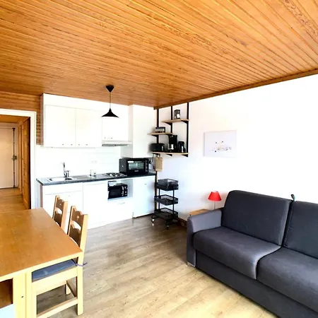 Hauts Lieux - Grand Au Centre De Le Mae-7414